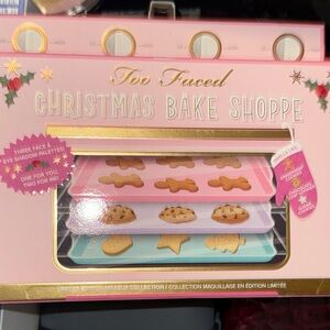 NIB Too Faced Holiday Cookie Makeup Collection 3 pallets eyeshadow &plush set
